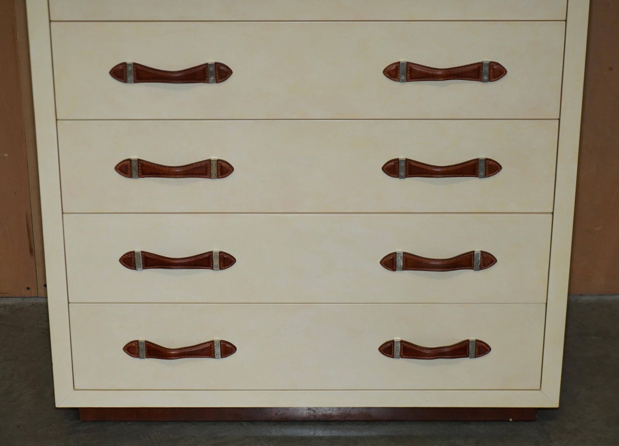 Commode Ralph Lauren Modern Hollywood cuir et bois
