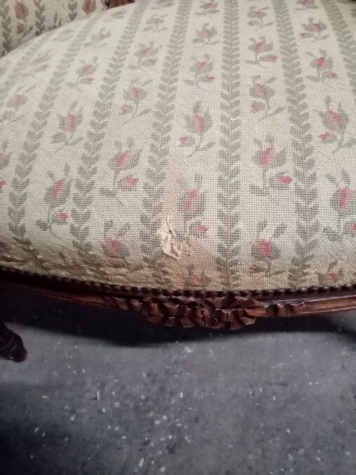 Armchair Shepherdess Louis XVI medallion in walnut fabrics in small cross stitch