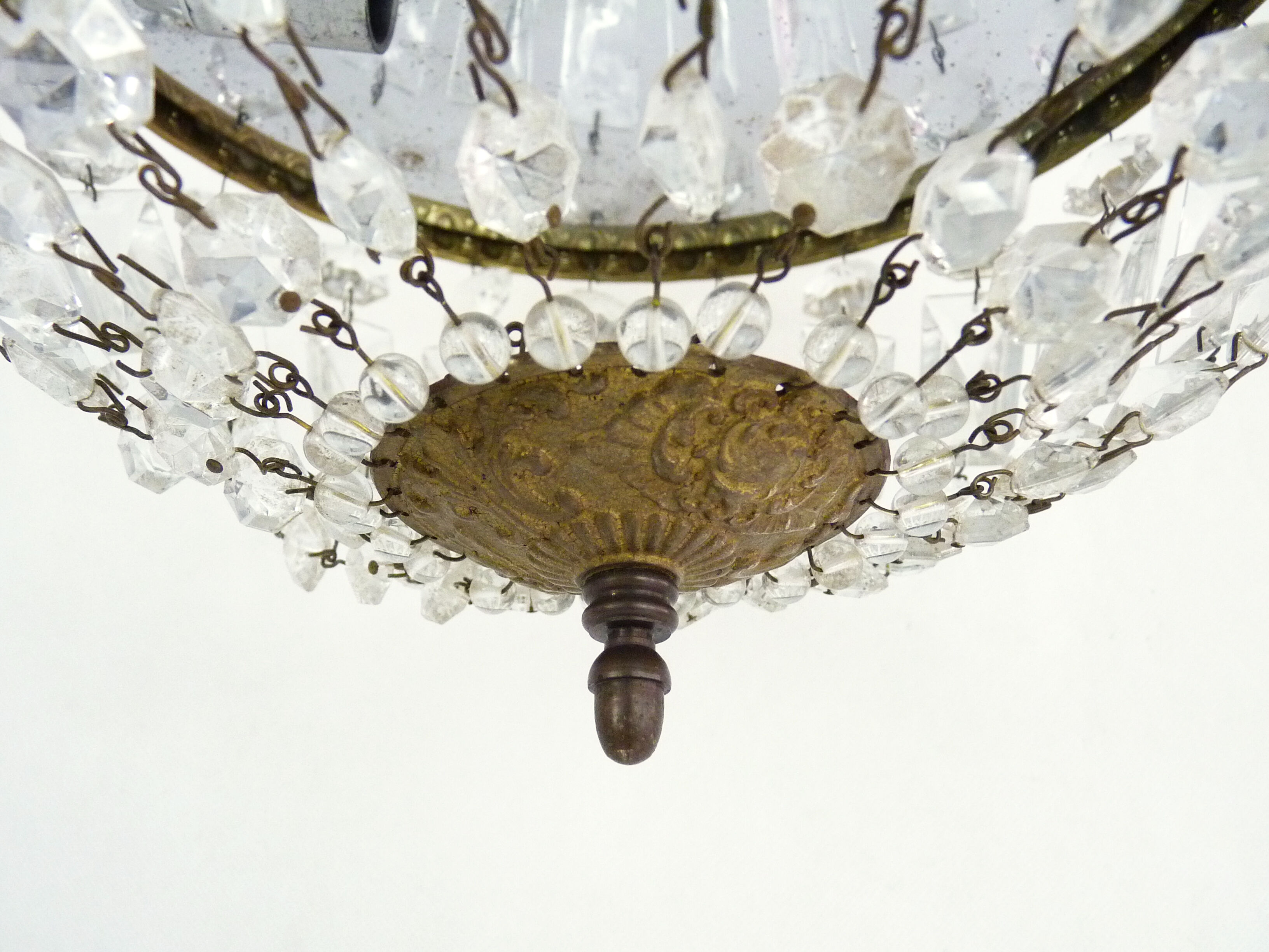 Old crown ceiling, half basket with 2 glass lights. Year 60