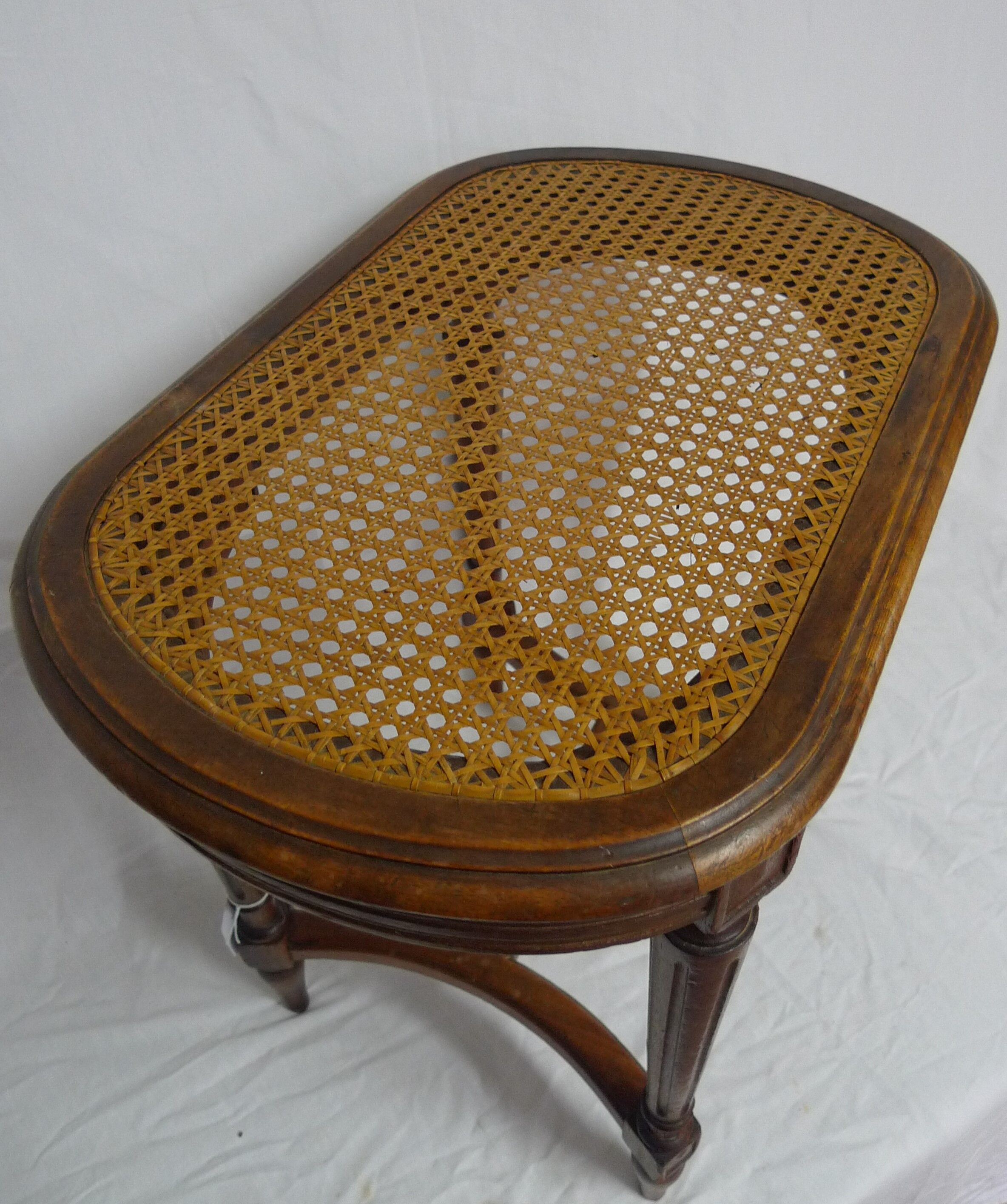 Tabouret de piano cannage