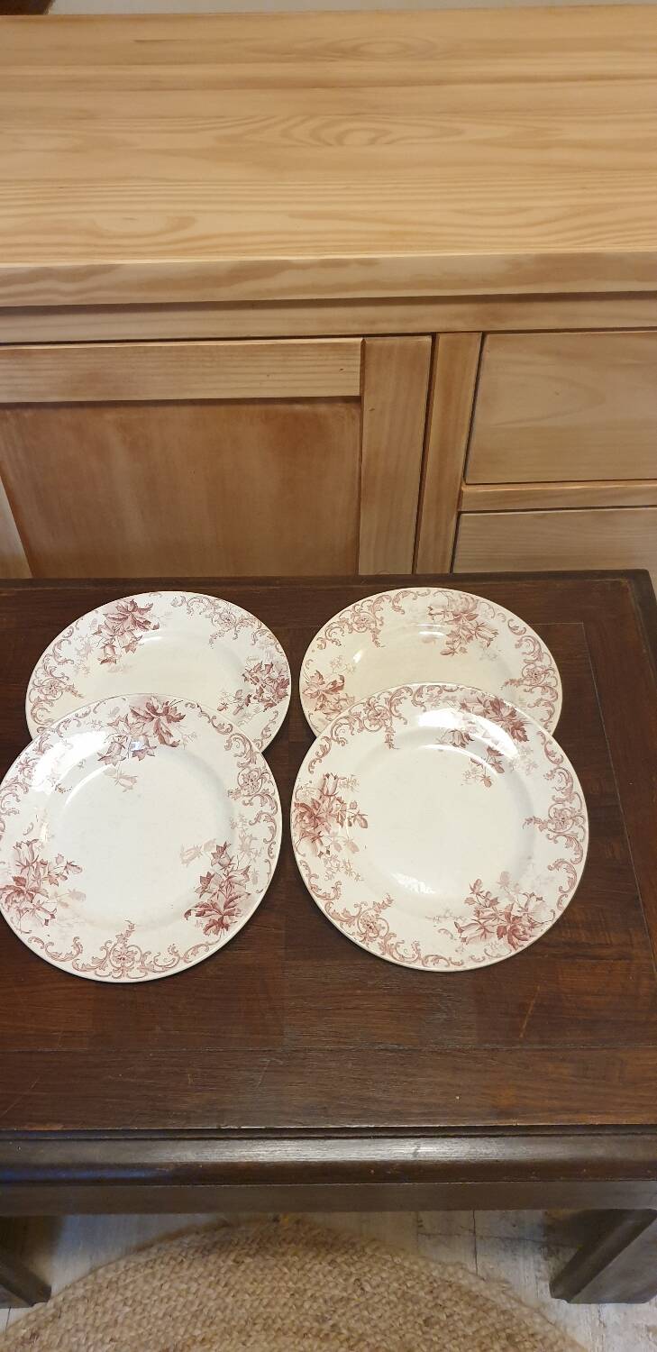 Four St Amand and Hamage flat plates