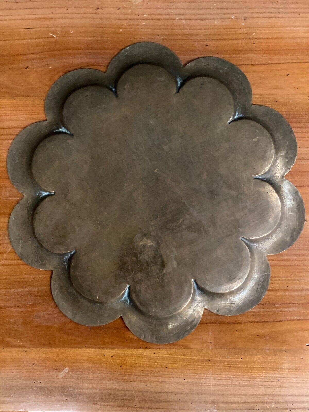 Oriental tea tray in copper or brass richly decorated 20th century