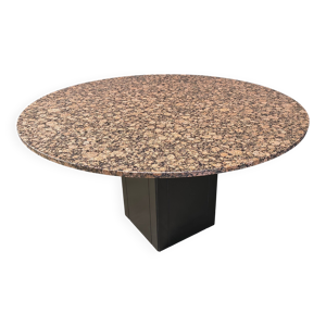 Table ronde en granit - 1970