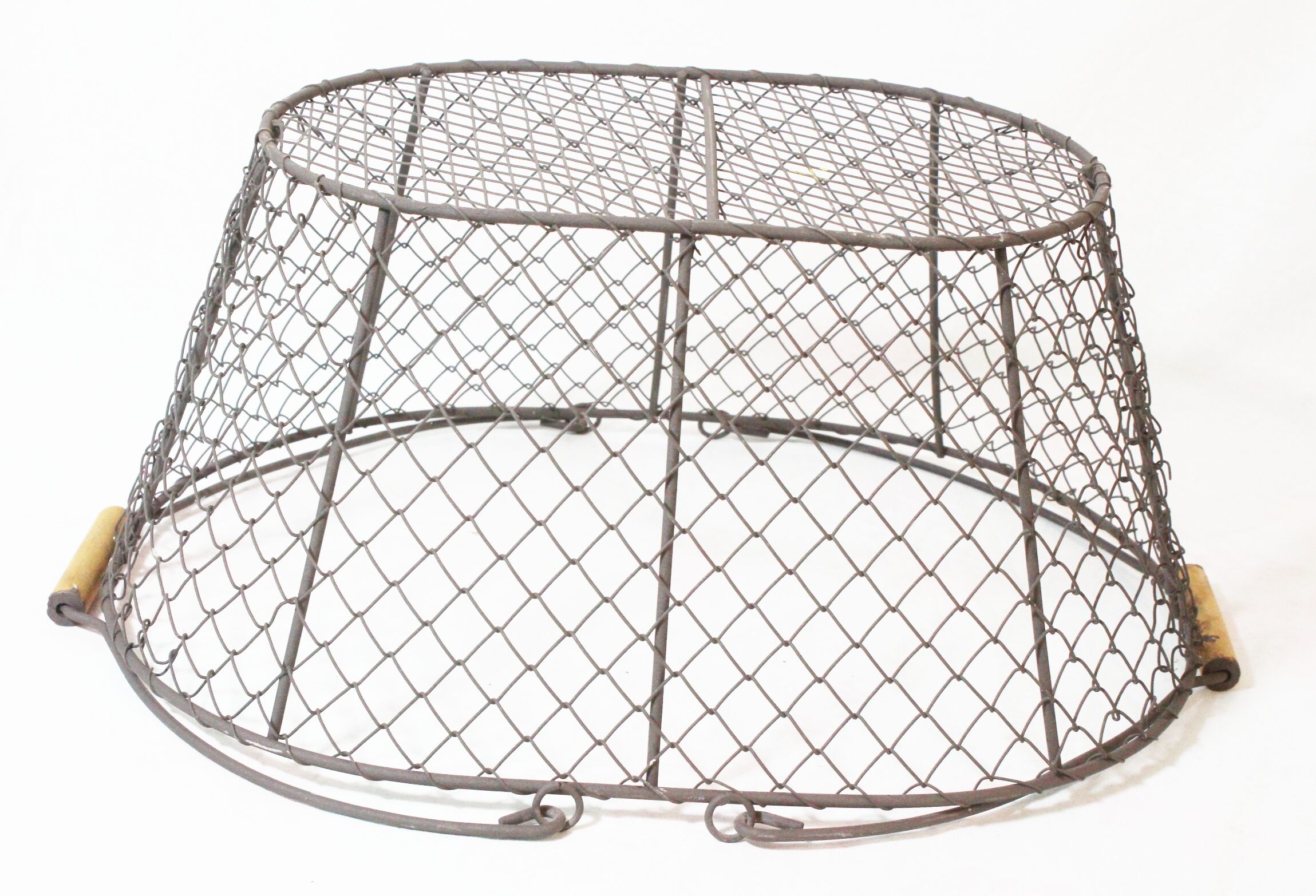 Big vegetable basket in metal