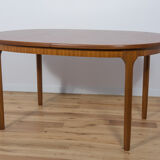 Table à manger extensible en teck ovale du milieu du siècle de McIntosh, années 1960