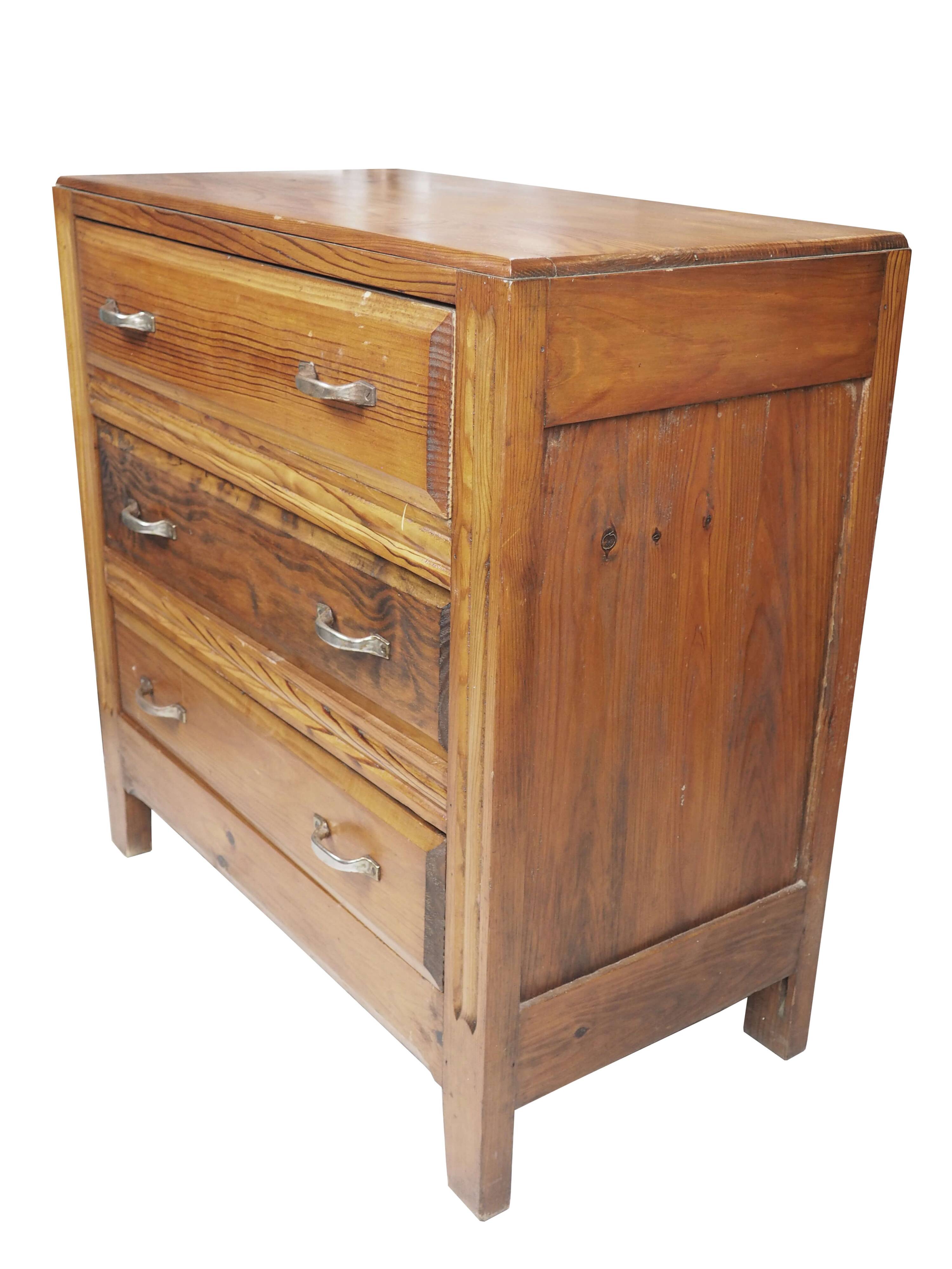 Wooden chest of drawers with 3 drawers