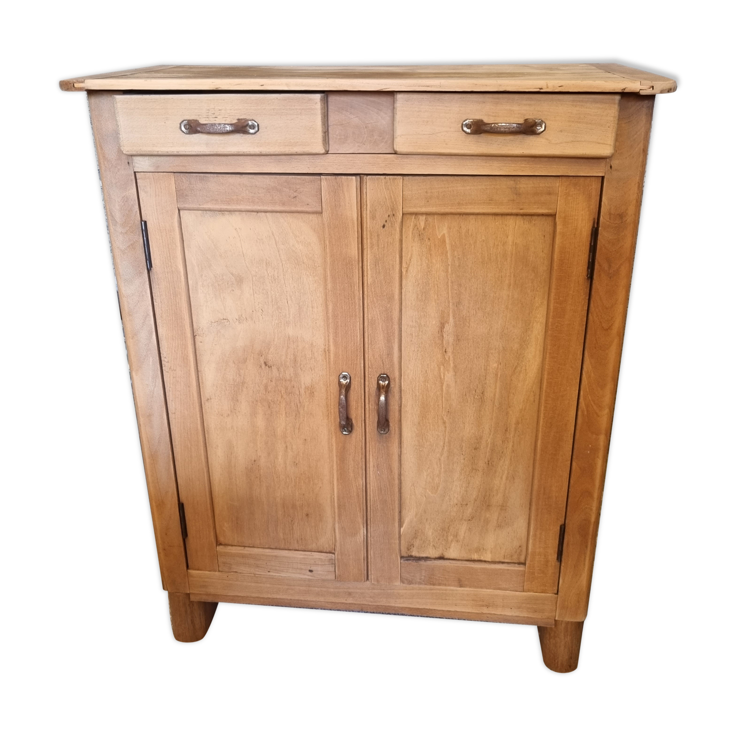 Parisian buffet in raw wood