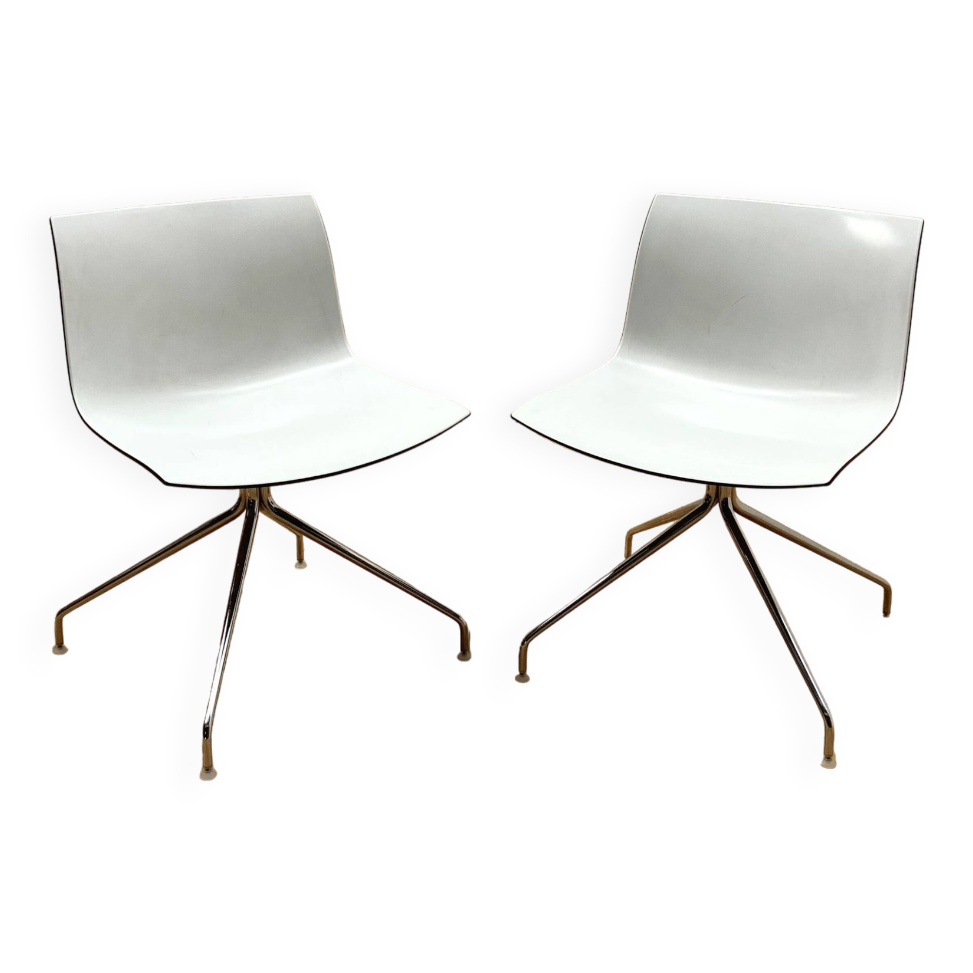 Pair of Catifa 46 chairs, Arper