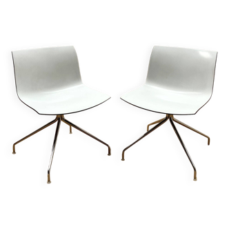 Pair of Catifa 46 chairs, Arper