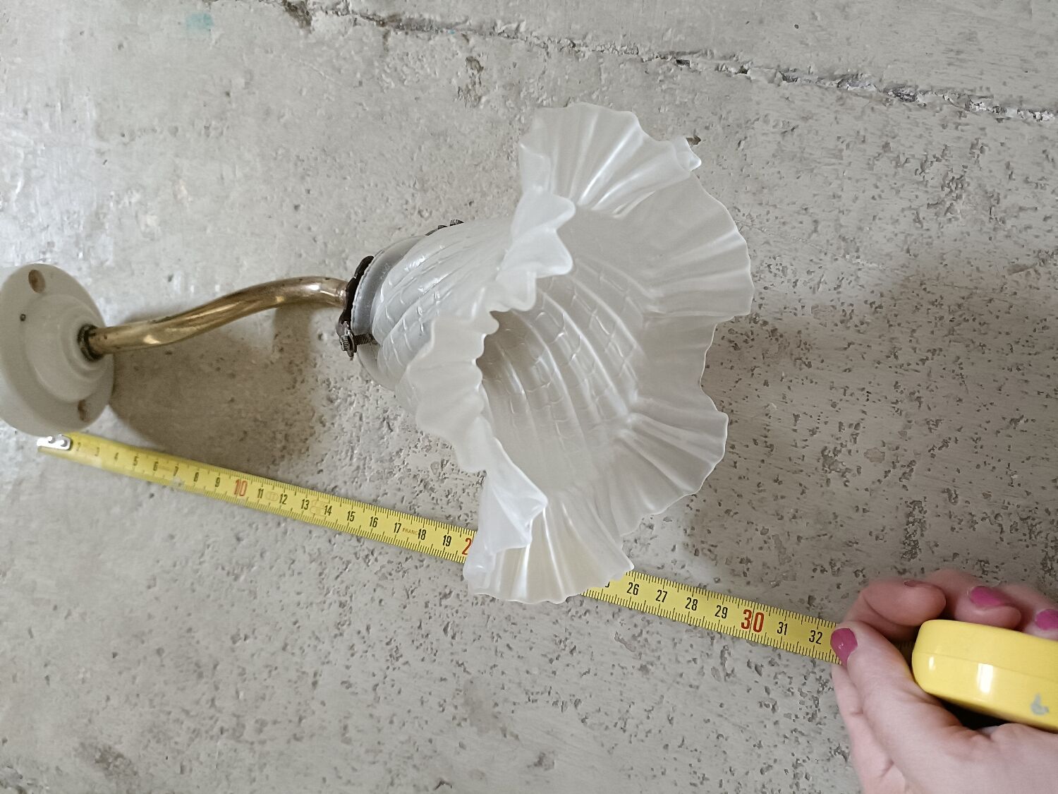 Art Nouveau tulip wall lamp