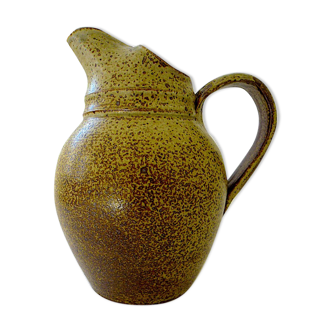 Sandstone jug, probably a work of Sars-Poteries (North).