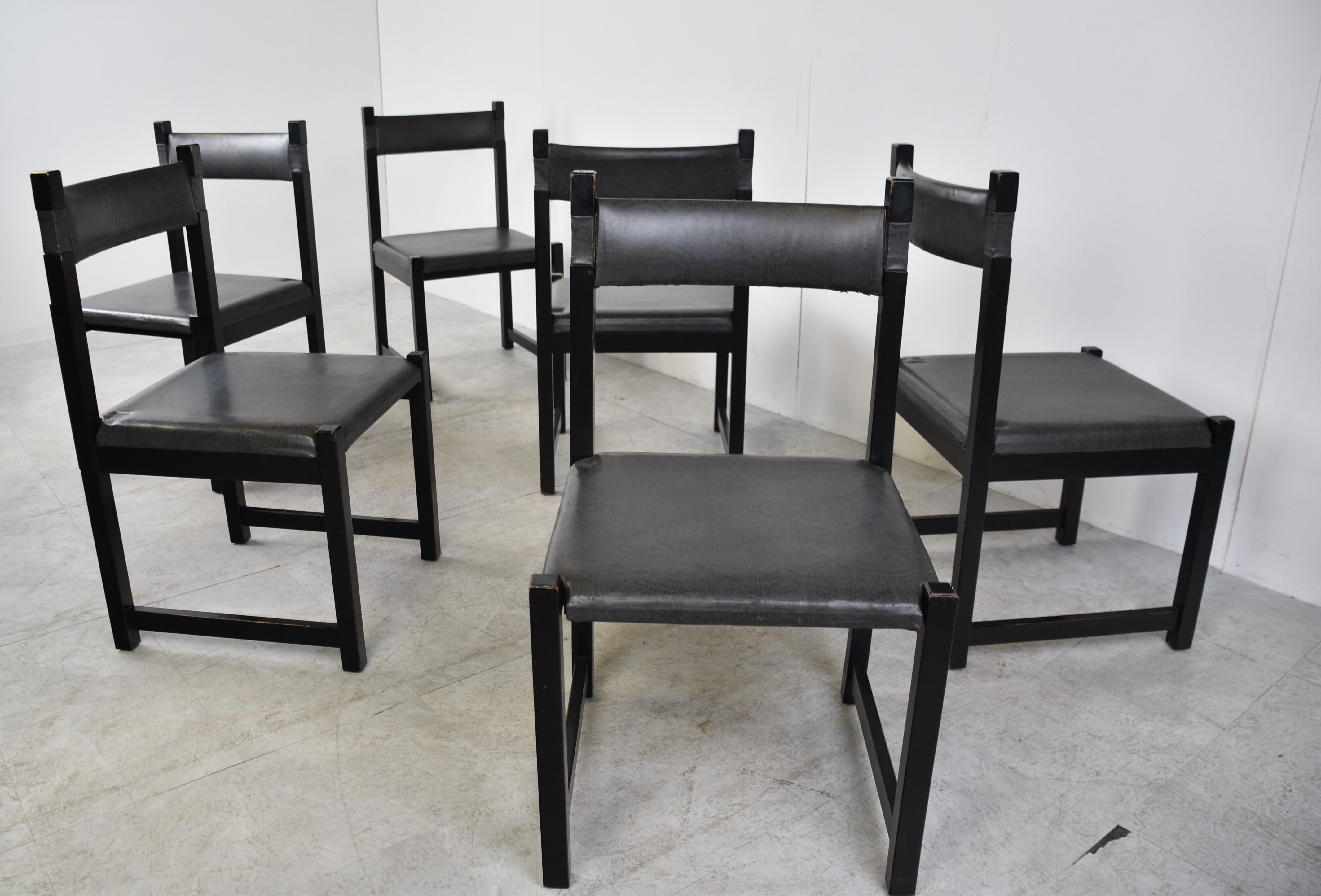 Set of 6 brutalist dining chairs by Emiel Veranneman for Decoene, 1970s