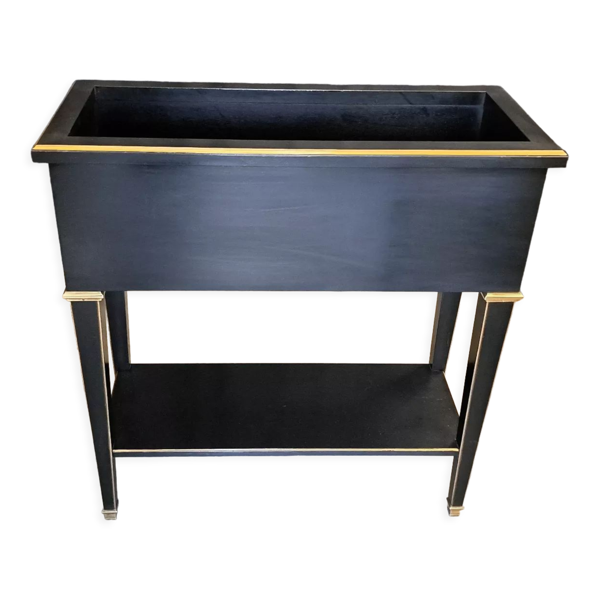 Neoclassical Hirch stamped planter