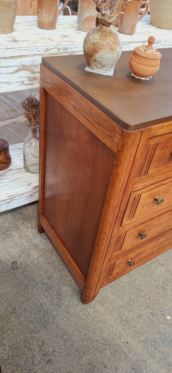 Antique chest of drawers