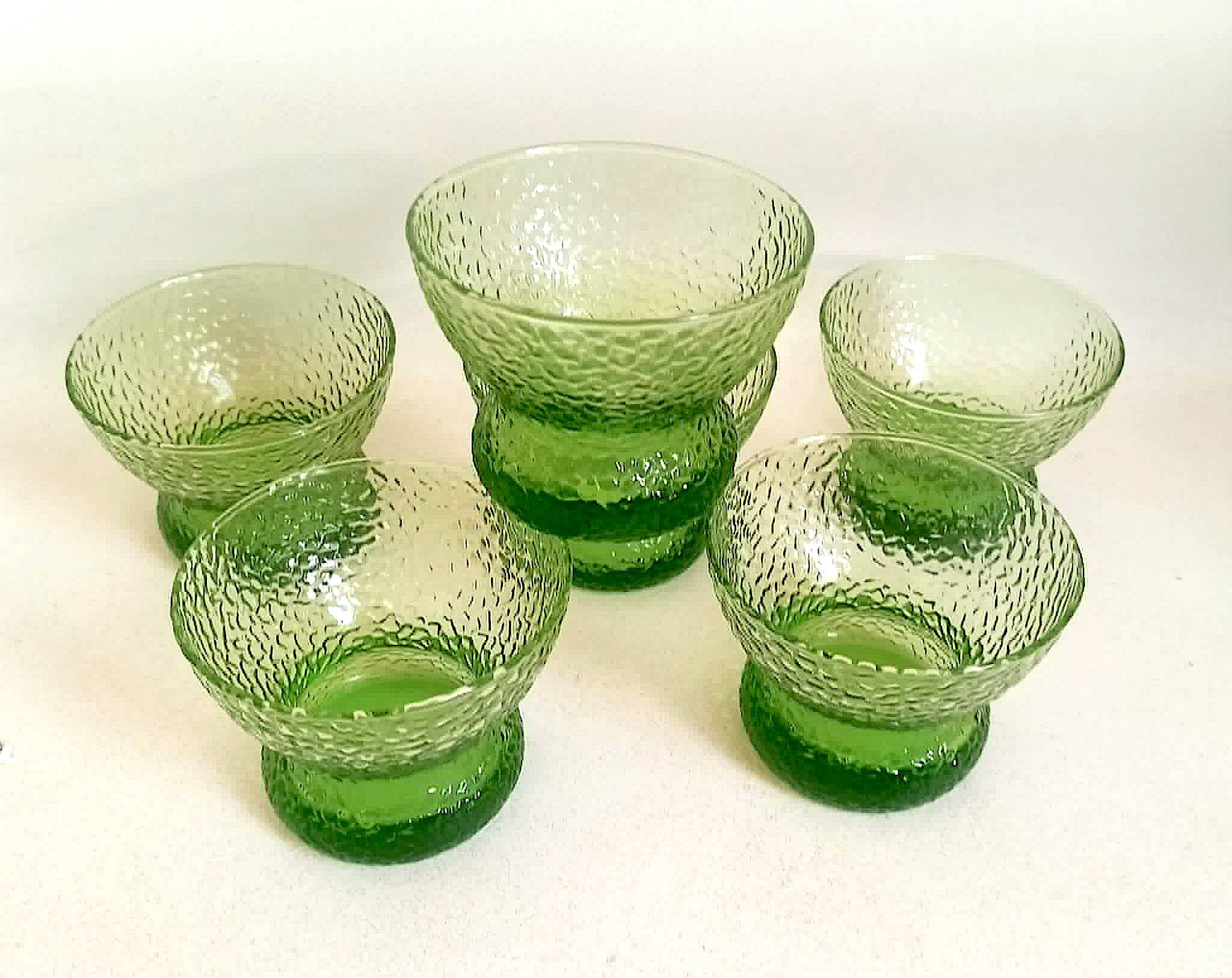 Set of 6 1970s bowls, diameter 11 cm.