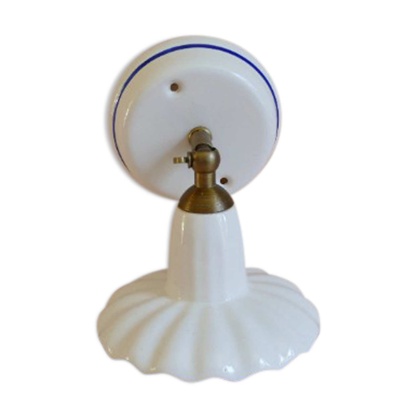 White porcelain wall lamp with blue border