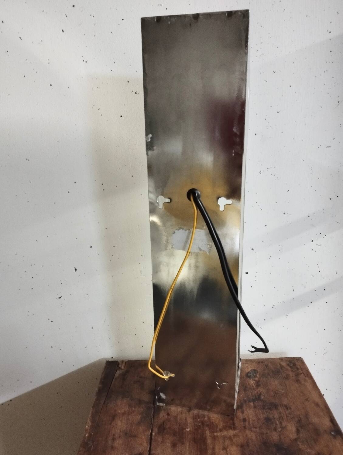 Applique métal et verre