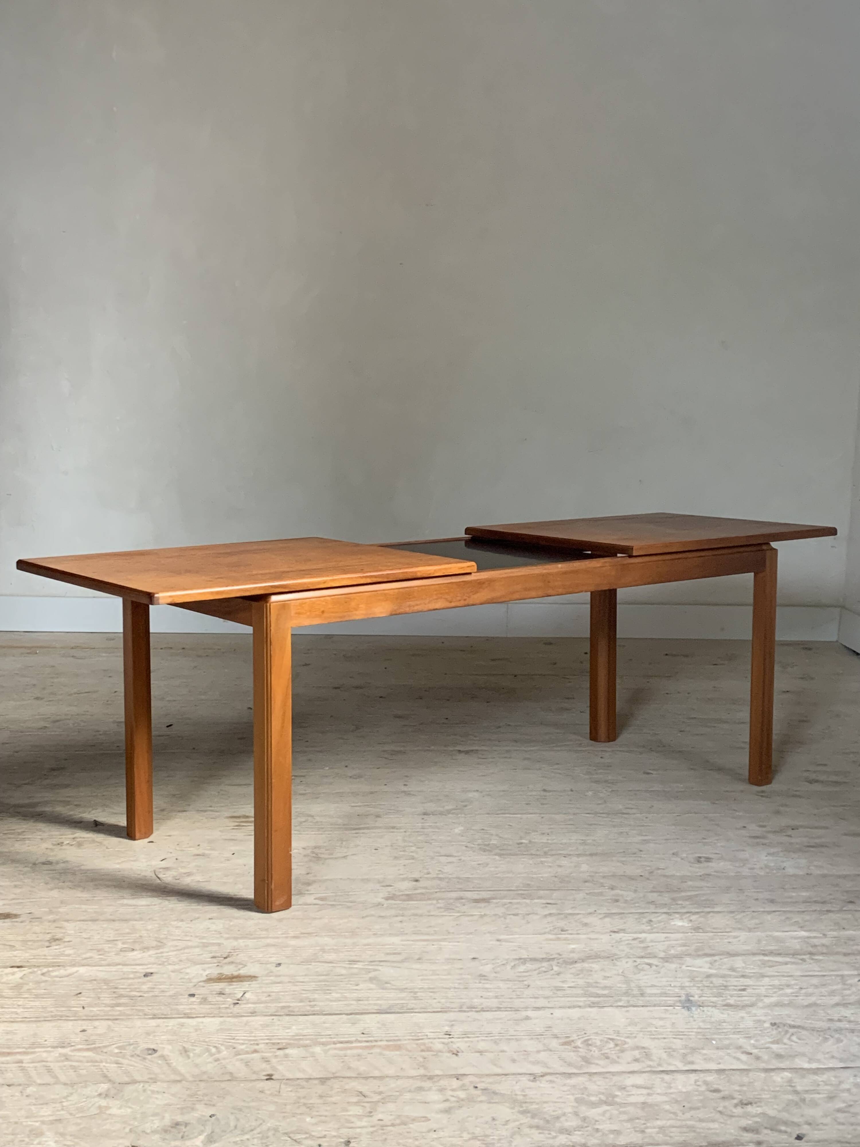 Vintage teak extendable coffee table