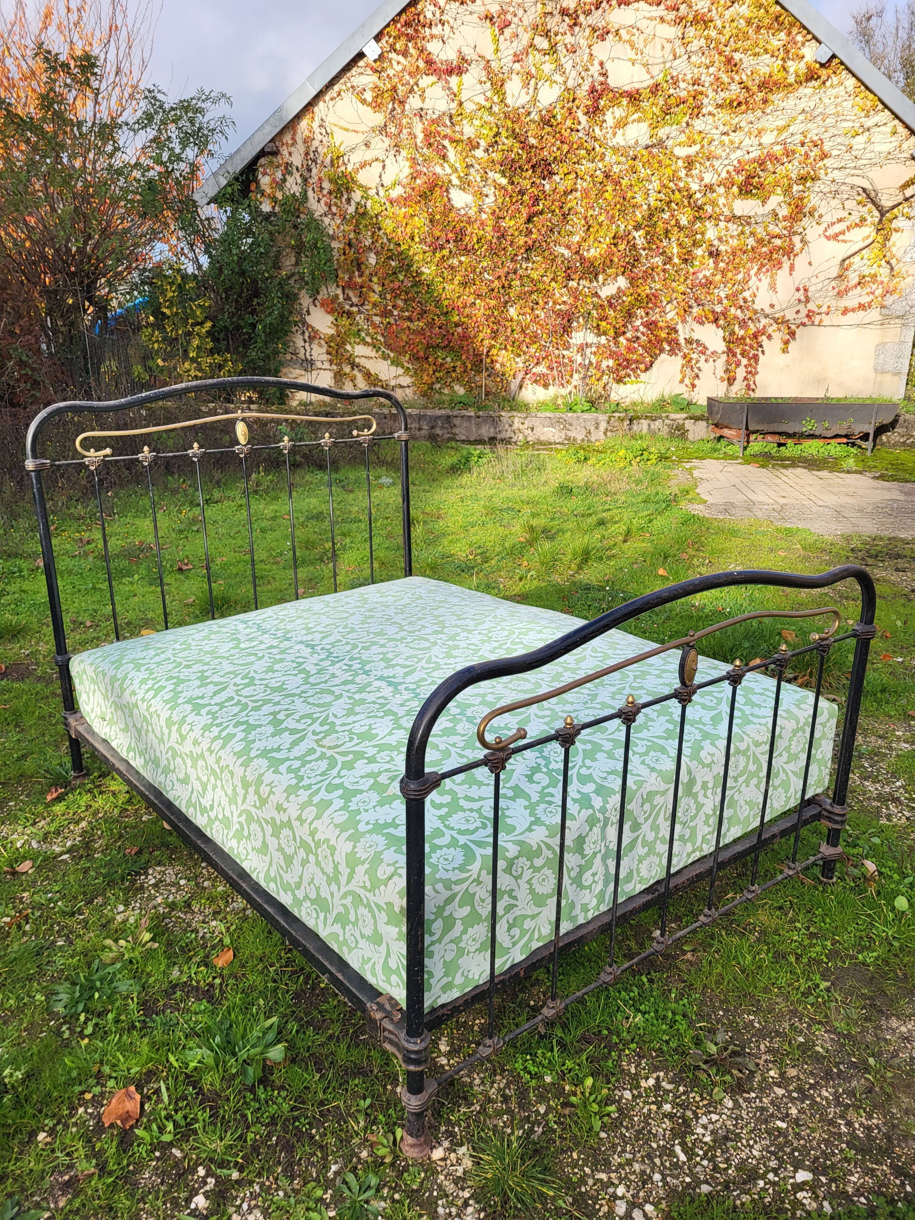 Wrought iron metal bed 2 places