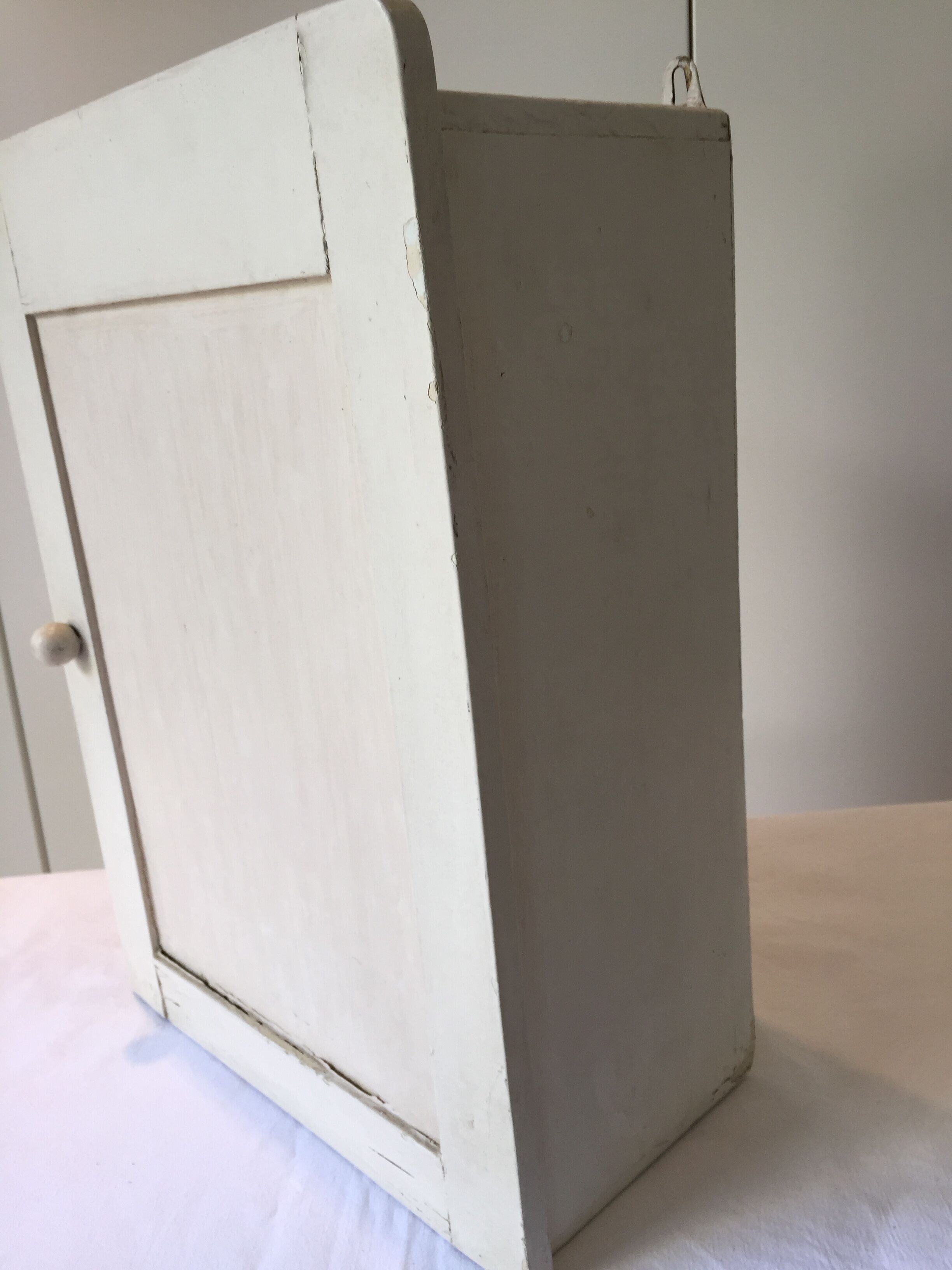 Medicine cabinet from the 1950s