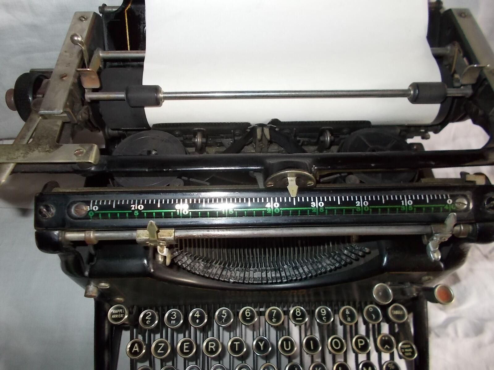UNDERWOOD TYPEWRITER