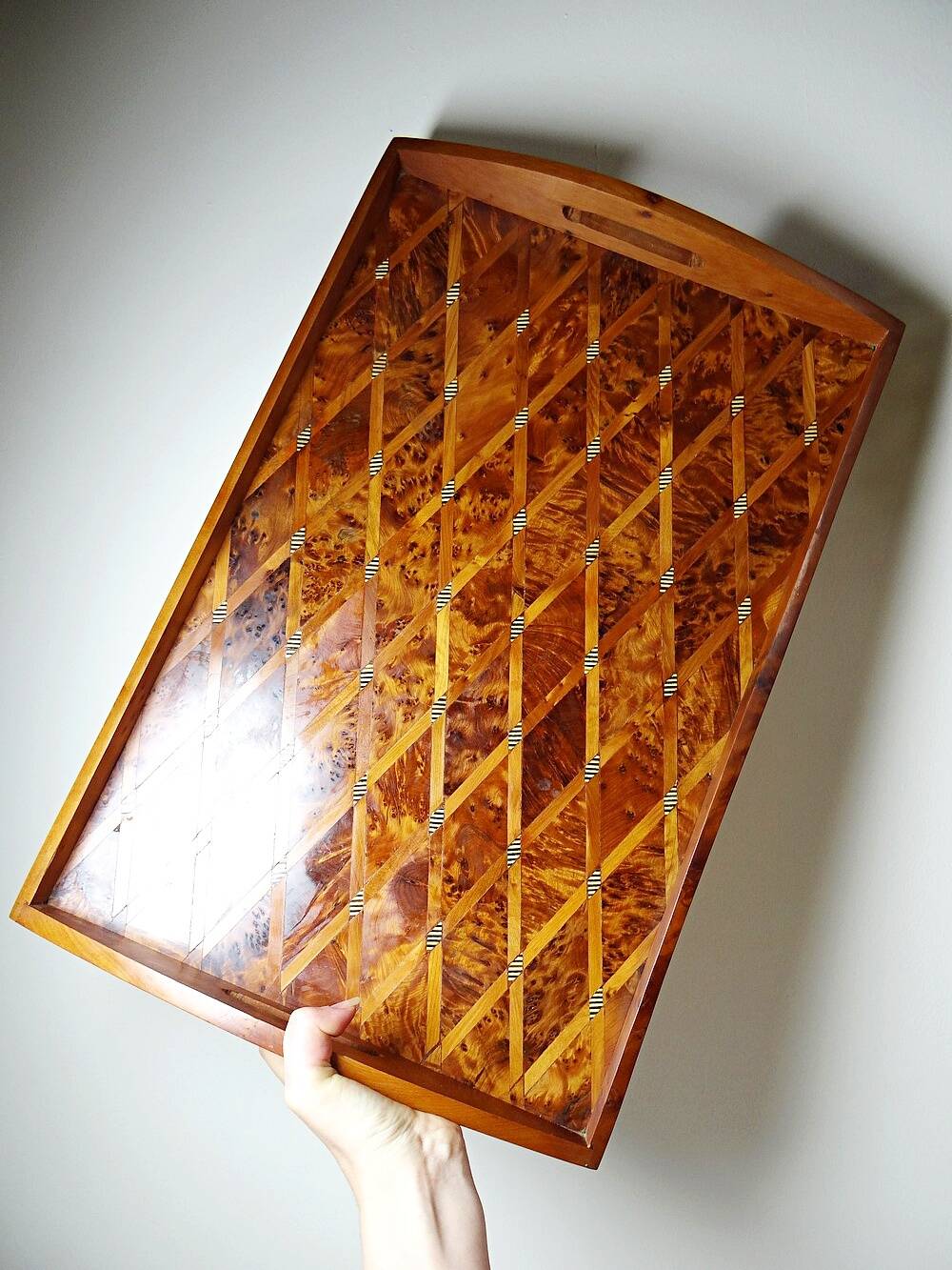 Plateau en thuya marqueté citronnier, artisanat marocain années 80-90