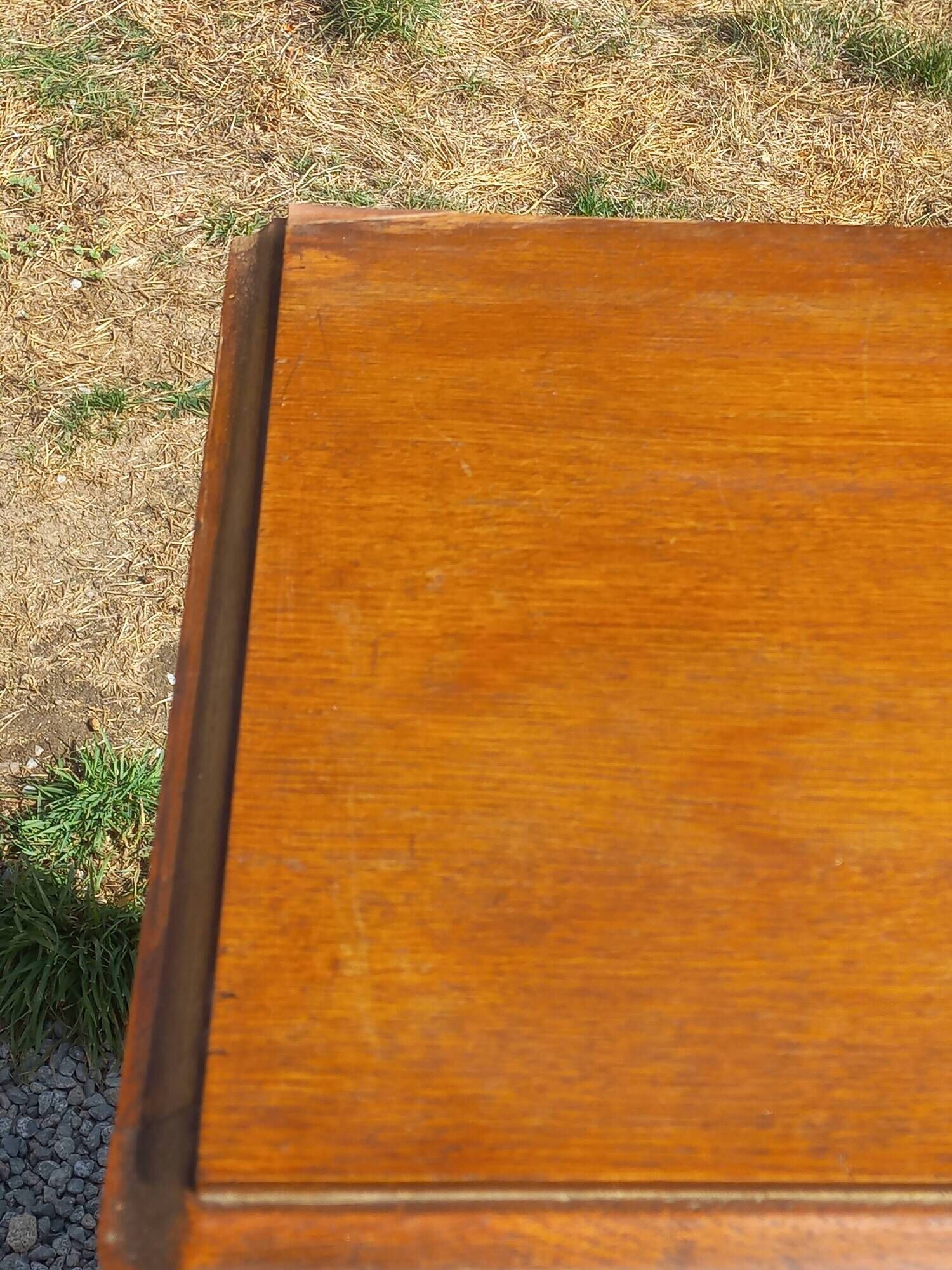 Vintage oak chest of drawers with 5 drawers from the 1950s.