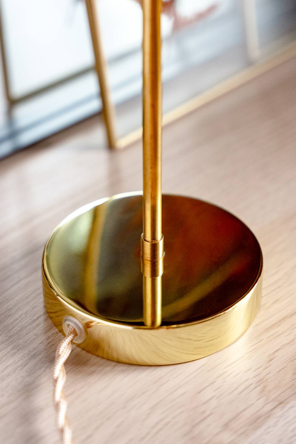 Lampe à poser avec globe vintage