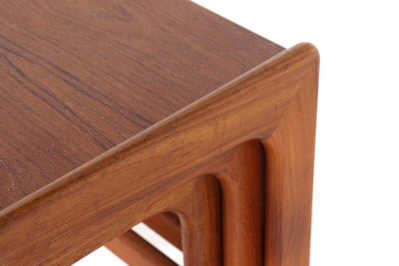 Tables gigognes Salin Nyborg - design danois du milieu du siècle moderne en teck
