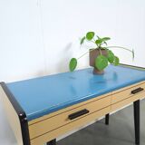 Jaren 50 ladekastje met blauw blad en zwarte poten