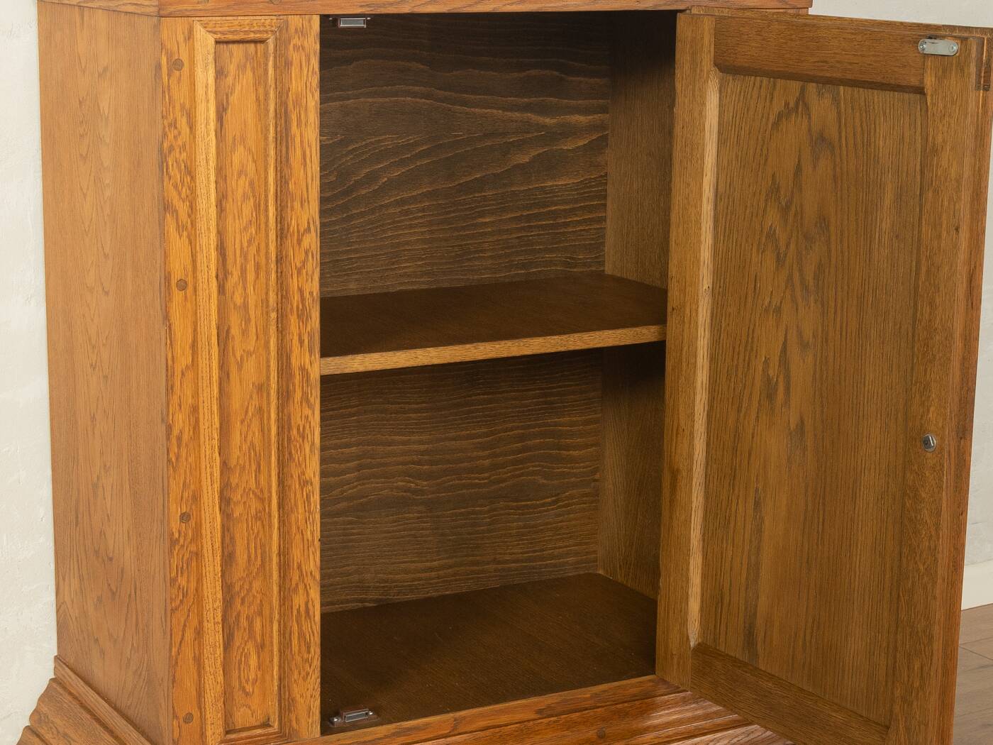Classic antique chest of drawers from before 1900