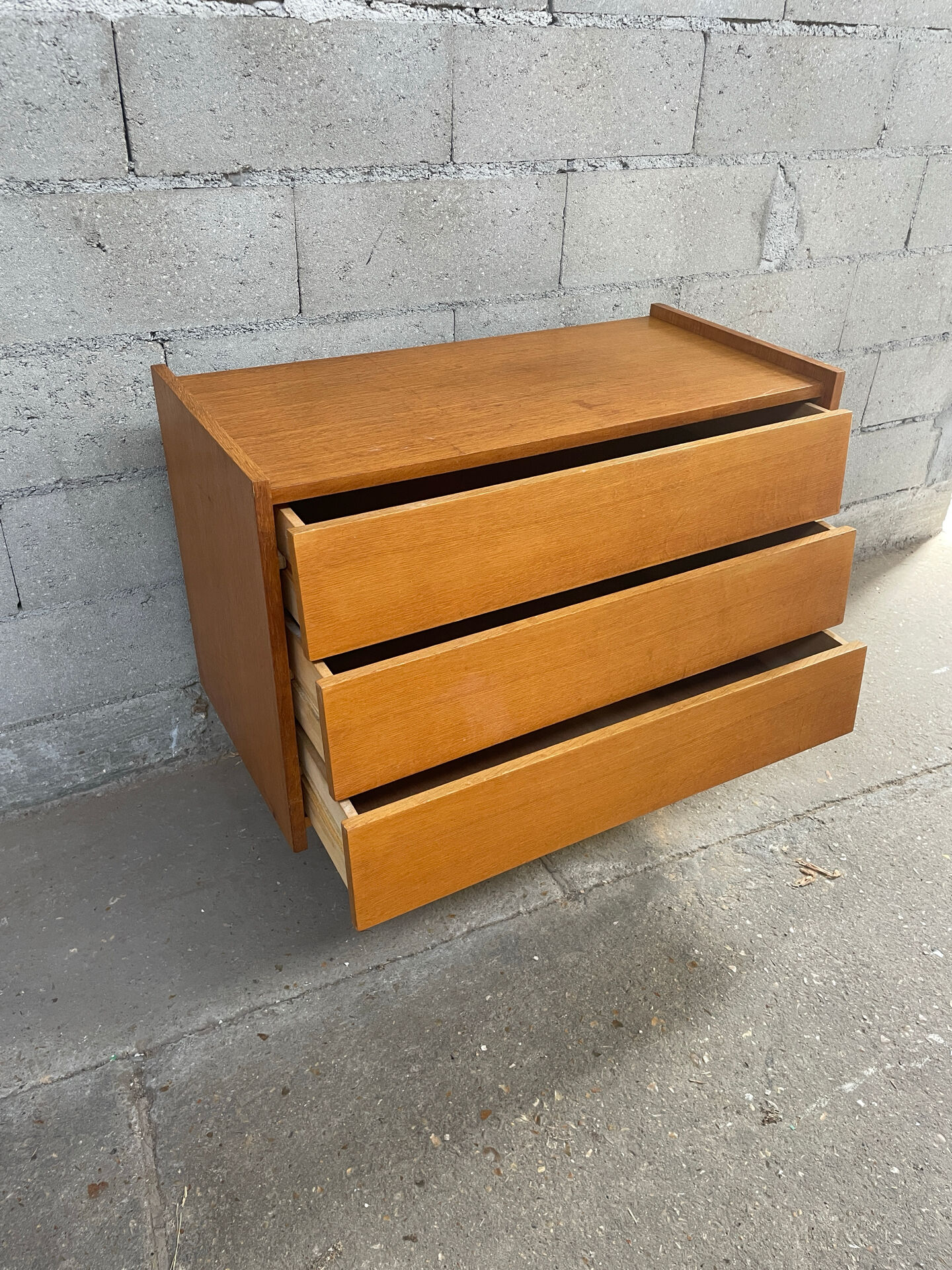 Commode vintage