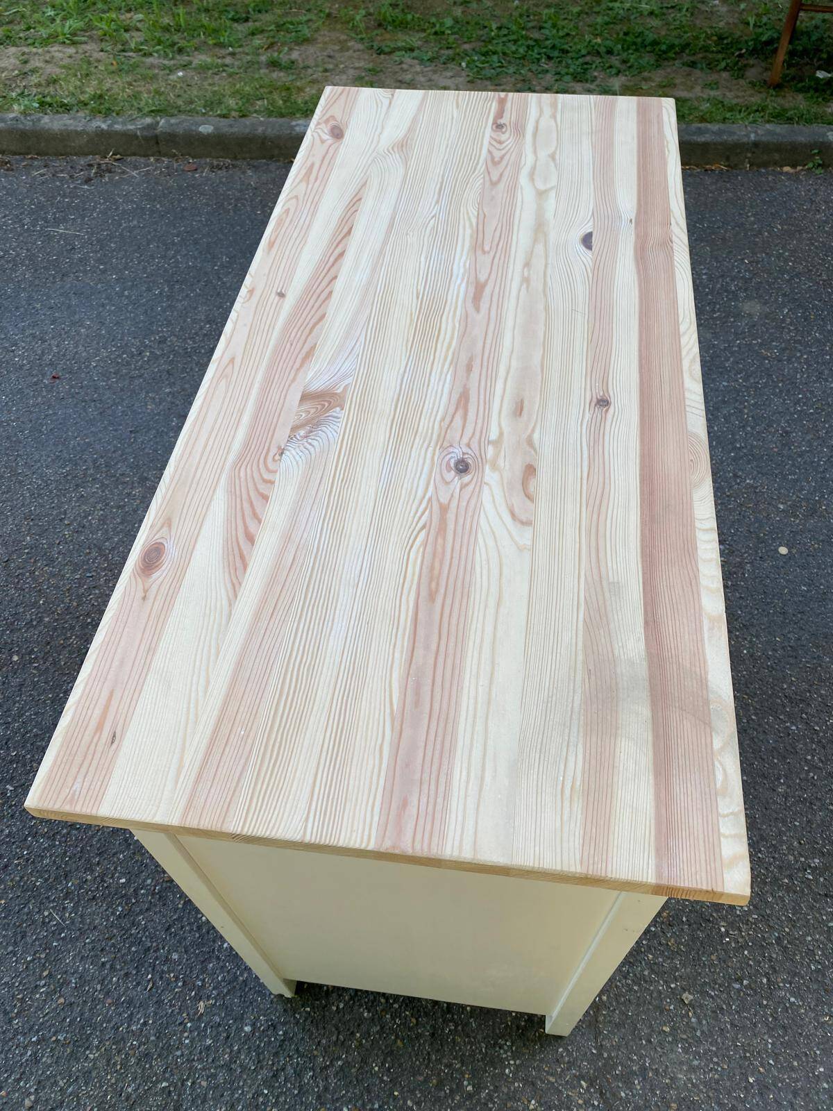 Scandinavian white and solid wood chest of drawers with 3 drawers