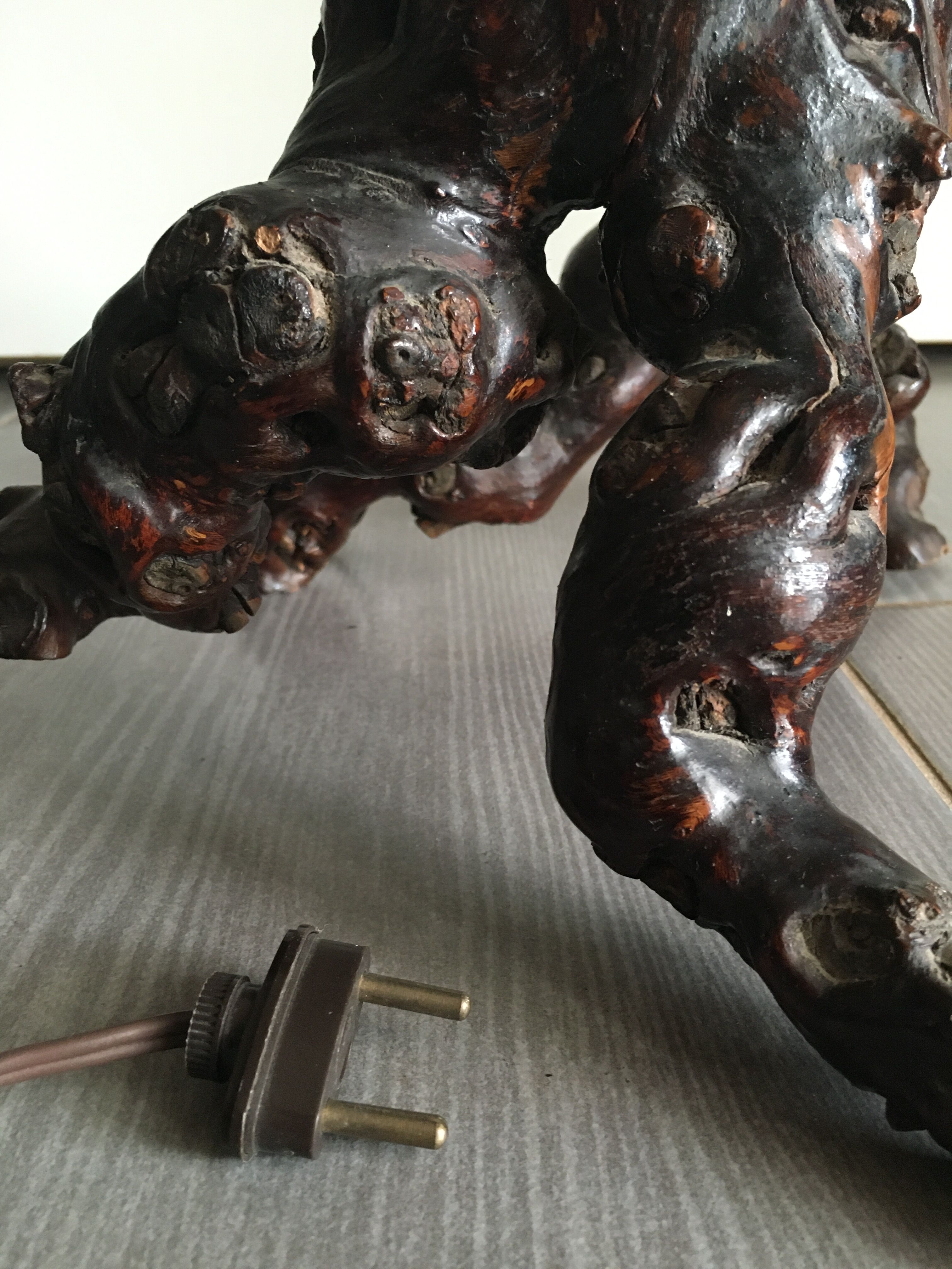 Vintage lamp with vine