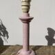 Lampe de chevet rose 1980 moucheté blanc abat jour plissé vert