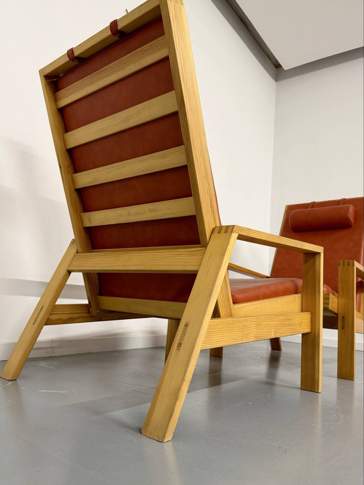 Ensemble salon en pin 3 fauteuils lounge et table design scandinave 70