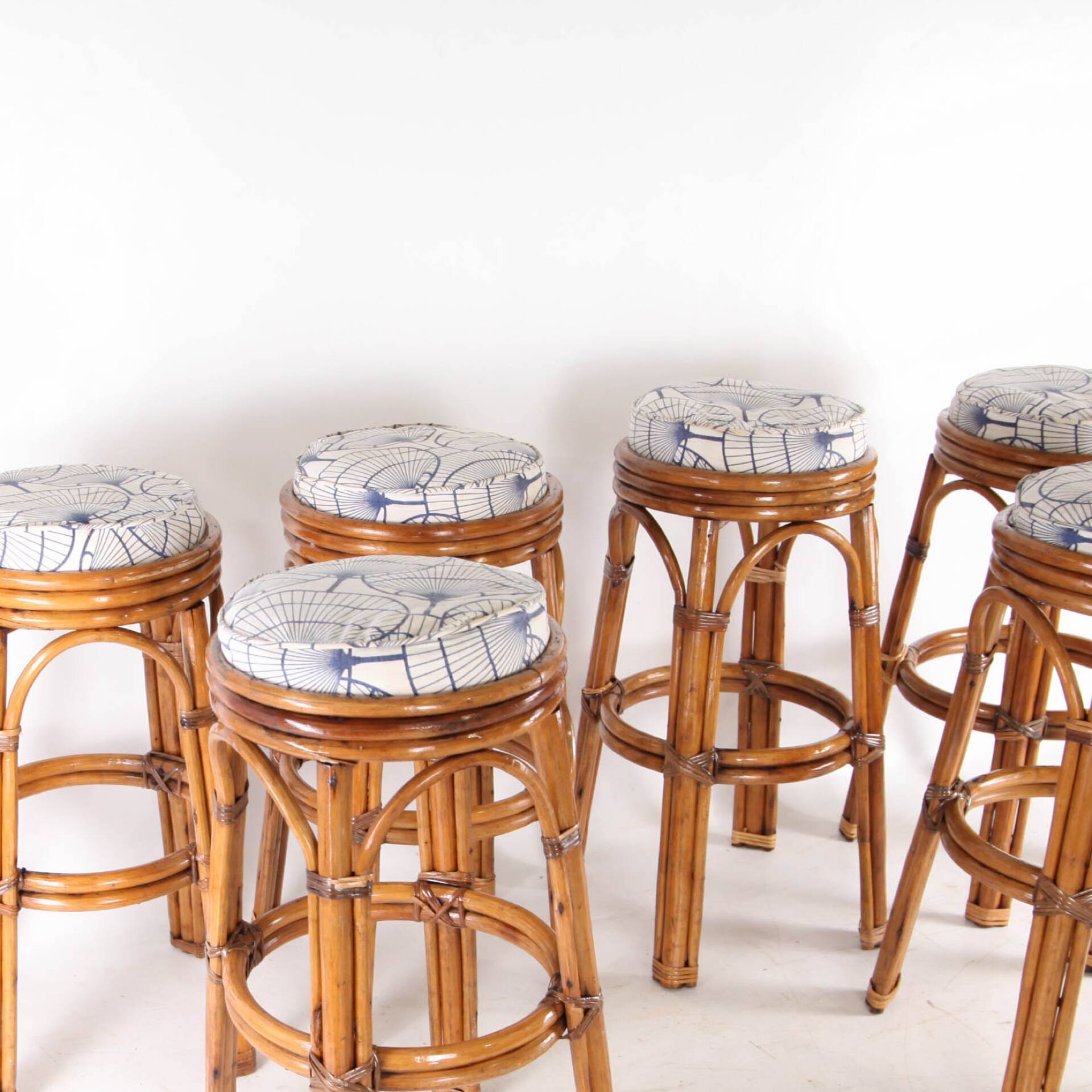 Set of 6 rattan stools