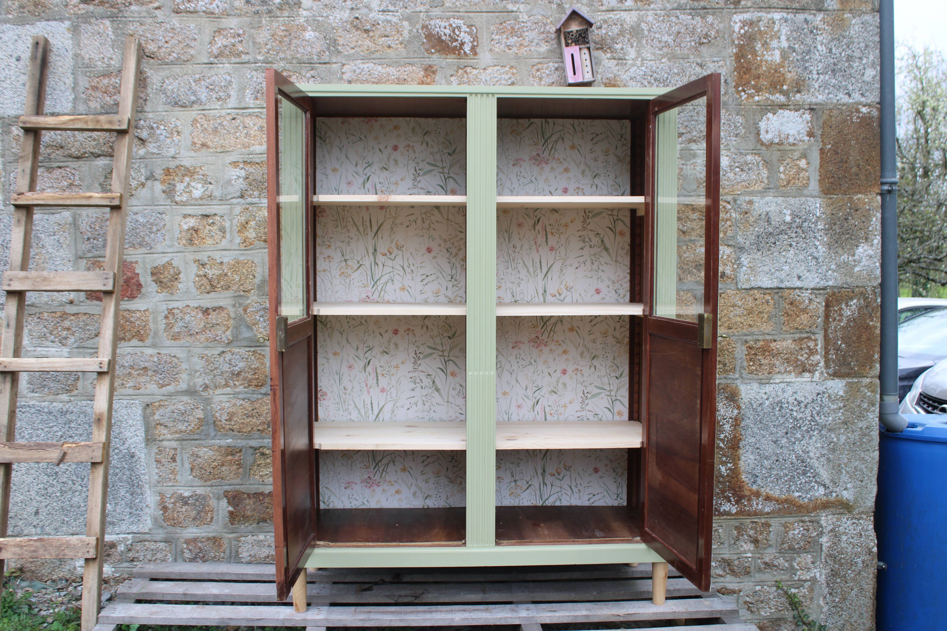 Renovated antique display cabinet – Lizard Green (Pure & Paint)