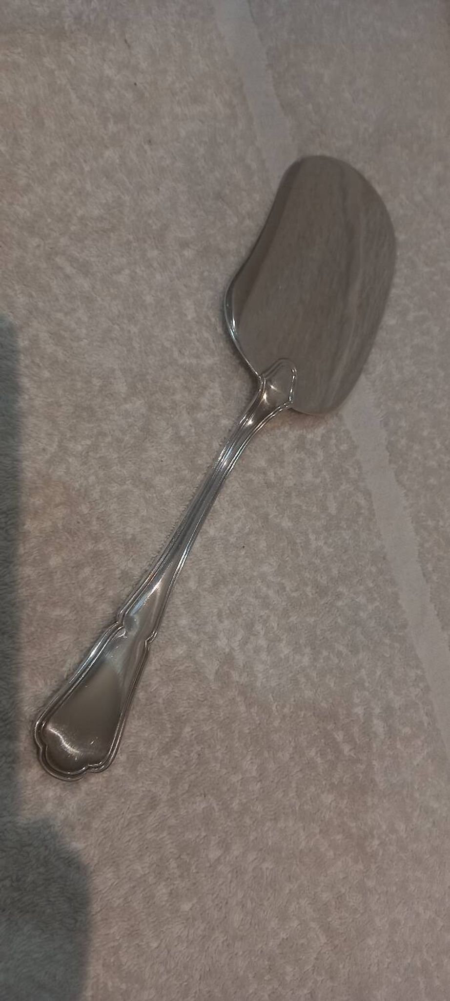 Pelle à servir la glace métal argenté orfèvre Ercuis contours 24,6cm