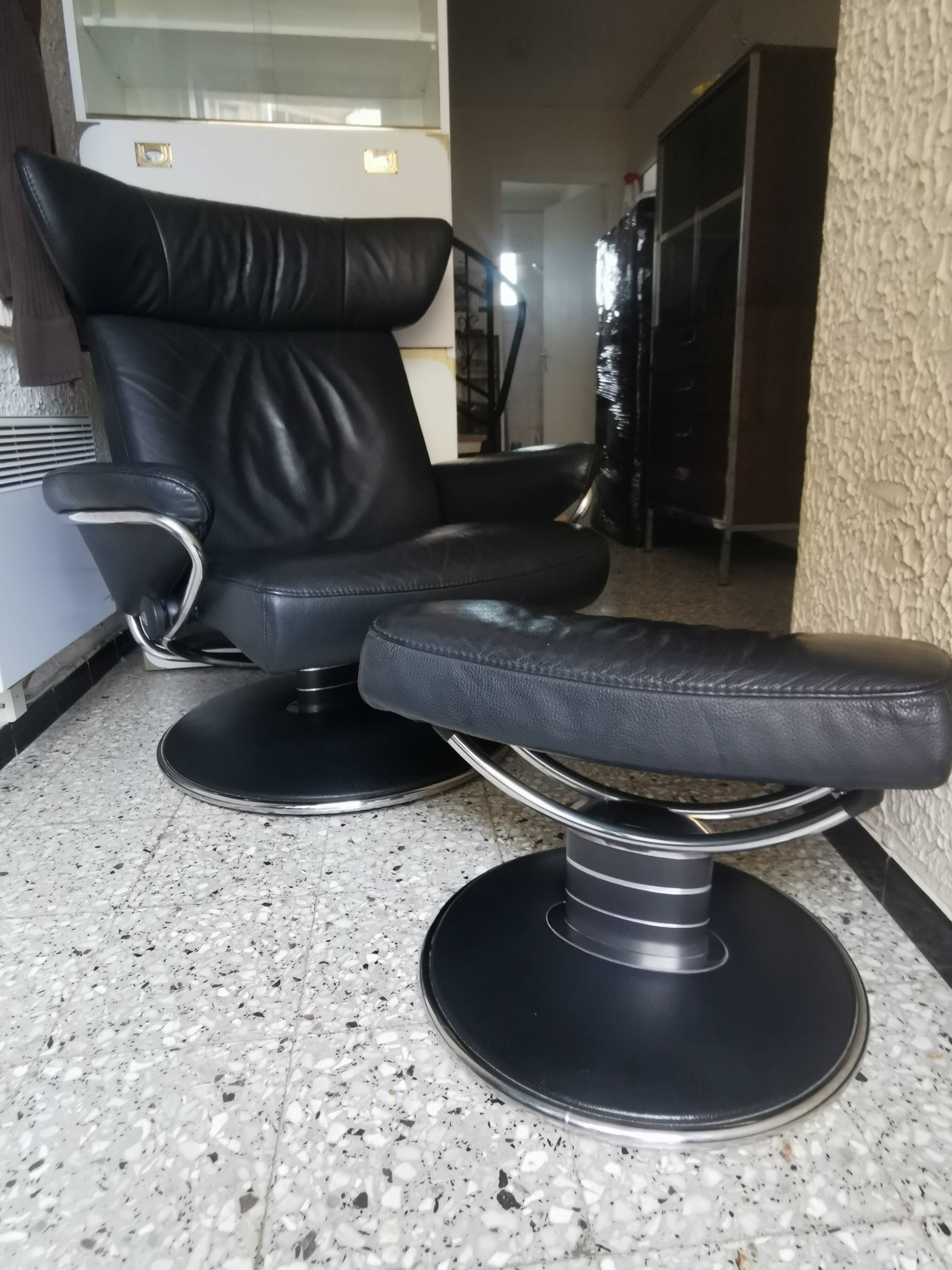 Stressless chair ekorness jazz grained leather and his foot rests