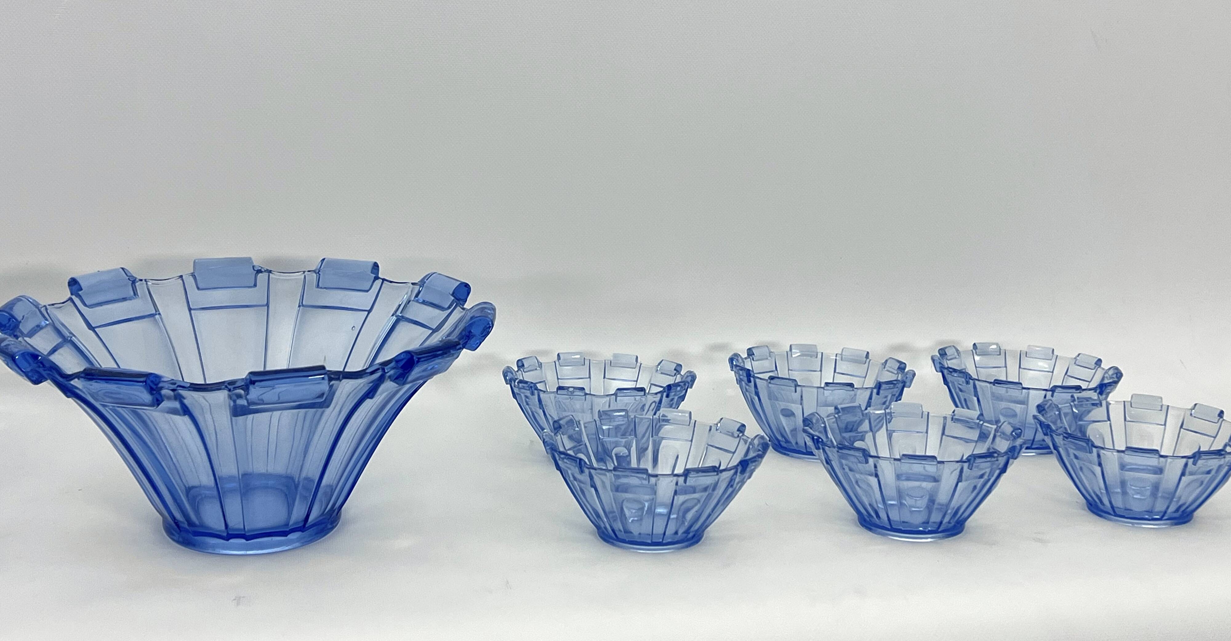 Art Deco Murano glass serving bowl set of 13. Italy 1930s