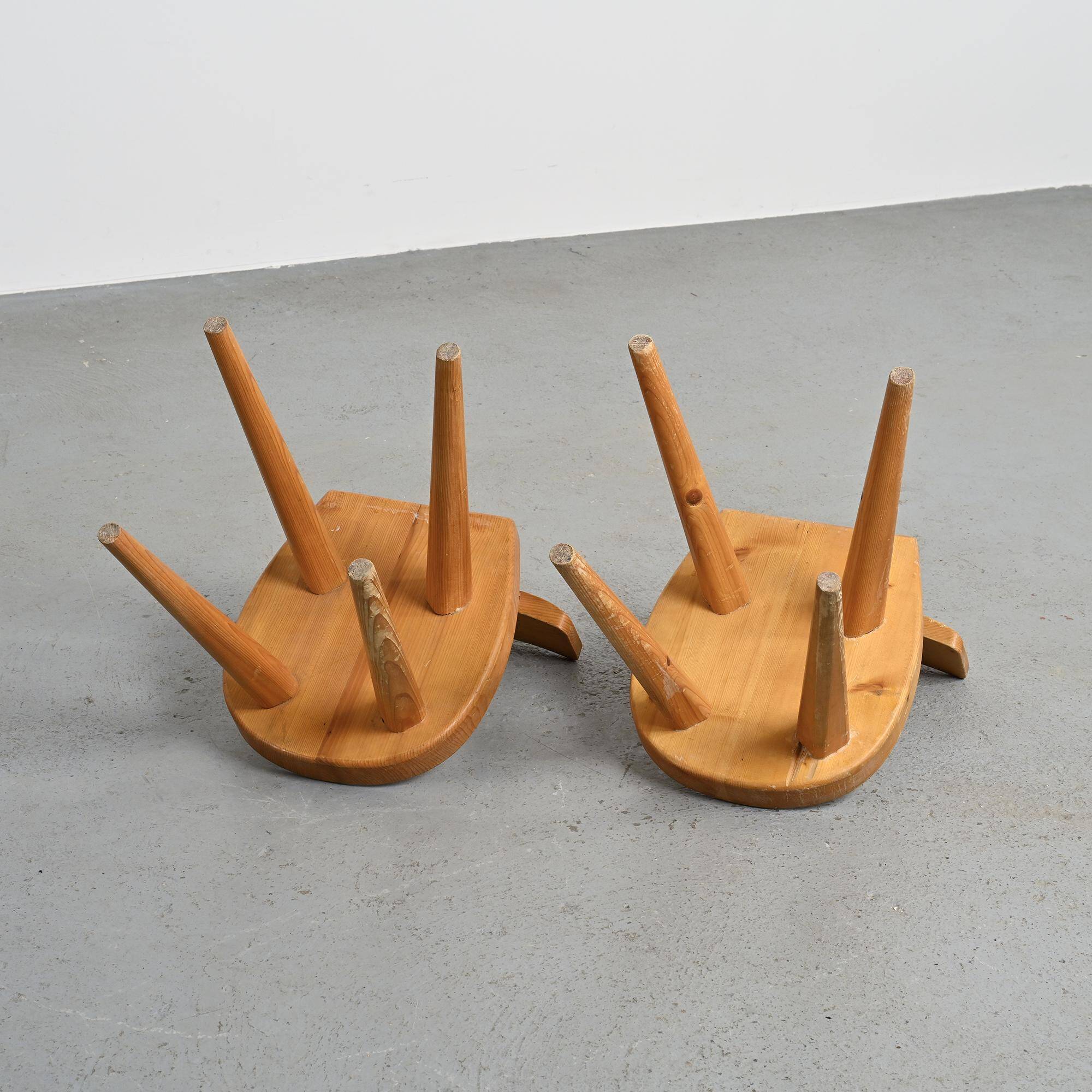 Pair of pine chairs by Christian Durupt, Méribel 1960