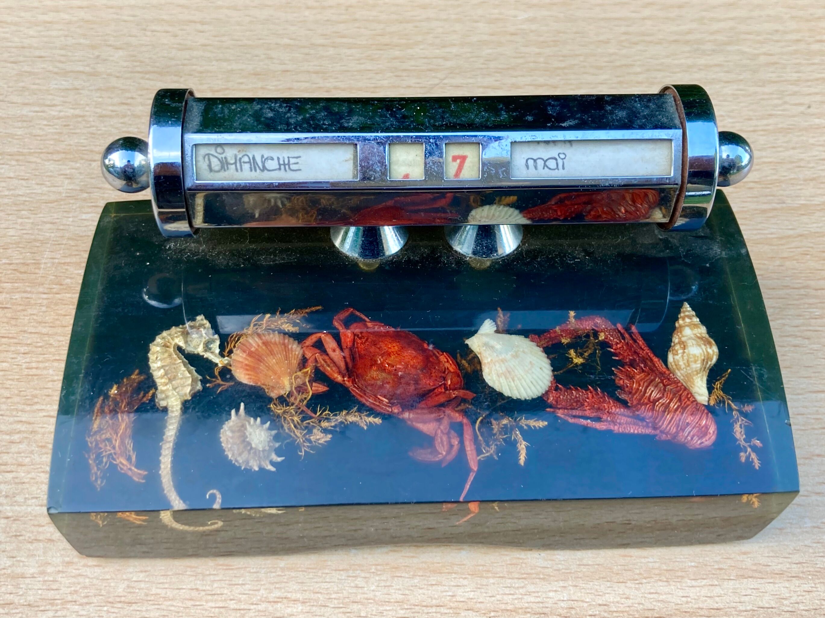 Perpetual office calendar resin with inclusions vintage seaside souvenir