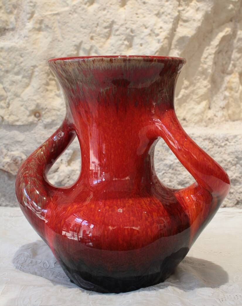 Saint-Paul-de-Vence red flamed earthenware vase circa 1970