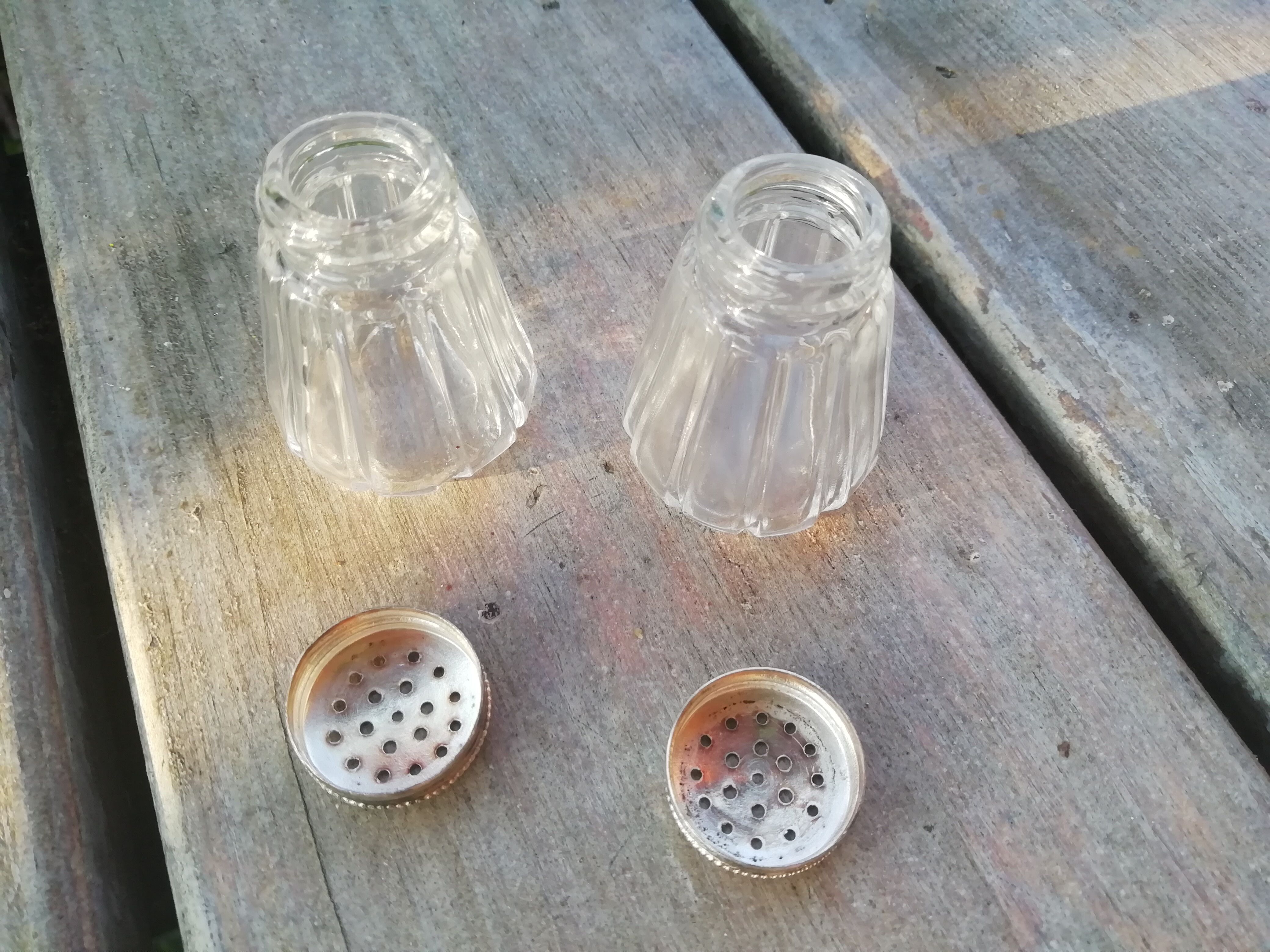 Salt and pepper shaker