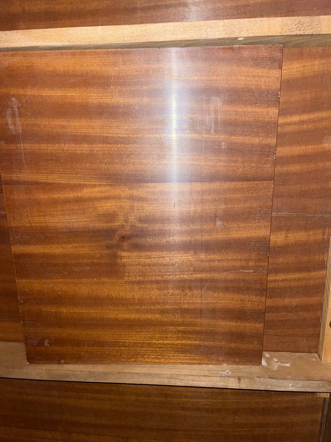 Scandinavian style extendable table