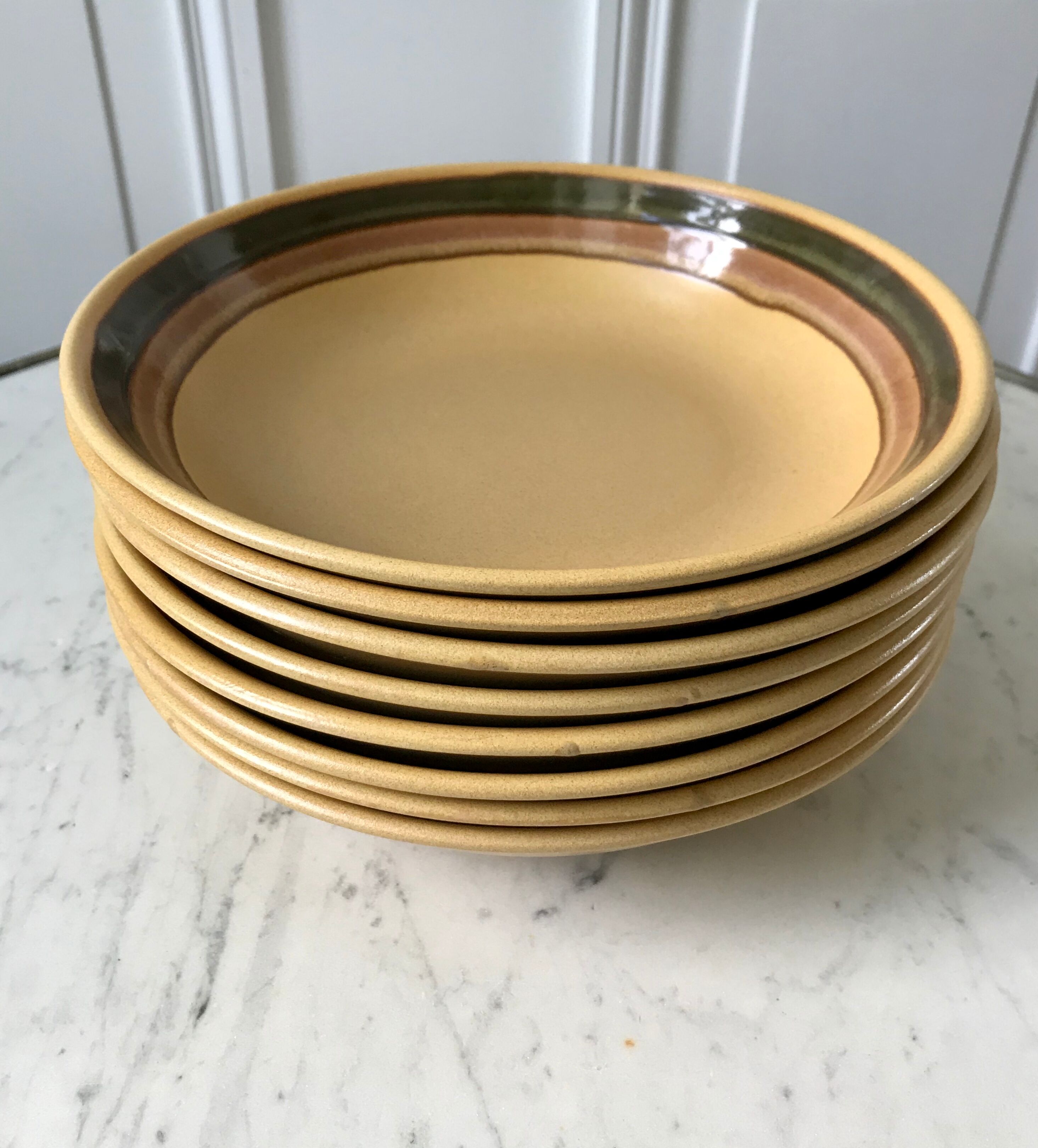 Set of 8 hollow plates in vintage sandstone 70s