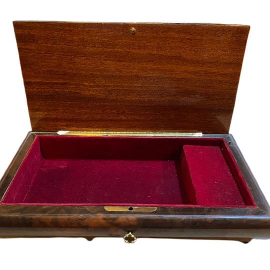 Jewelry box, music box, vintage