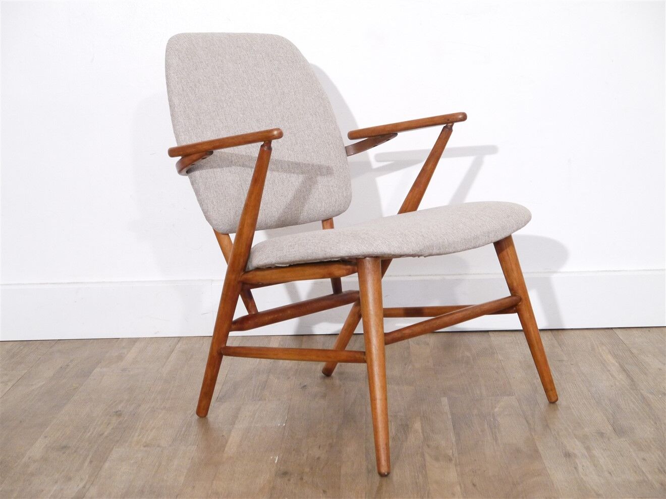 Fauteuil vintage scandinave en bois 1950