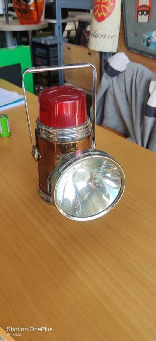 Pifco lamp 1960/70 Frontal or dome Good aesthetic condition Sold without the 6volt battery ref 237